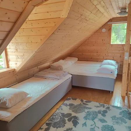 Chalet Lomamoekki Seitsemisen Kansallispuiston Laehellae