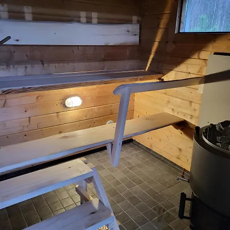 Lomamoekki Seitsemisen Kansallispuiston Laehellae Parkano