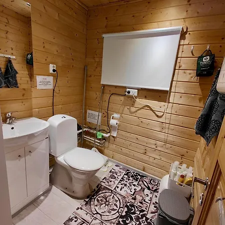 Chalet Lomamoekki Seitsemisen Kansallispuiston Laehellae *