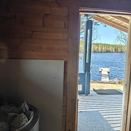 Chalet Lomamoekki Seitsemisen Kansallispuiston Laehellae