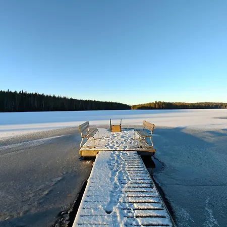 Шале Lomamoekki Seitsemisen Kansallispuiston Laehellae *