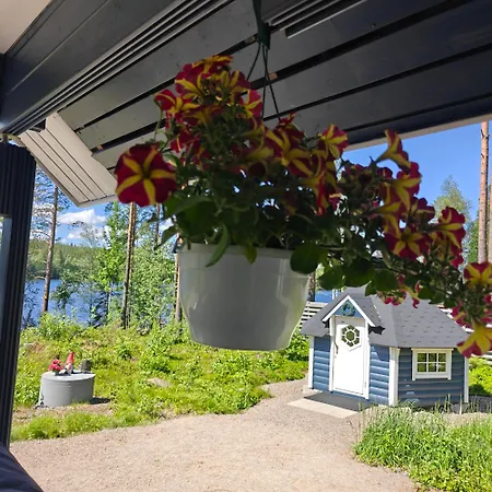 Lomamoekki Seitsemisen Kansallispuiston Laehellae * Aurekoski