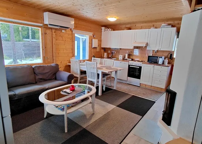 Lomamoekki Seitsemisen Kansallispuiston Laehellae Chalet Parkano